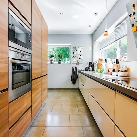 Schoenes Nr. 2 In Leer / Nuettermoor Hotel *